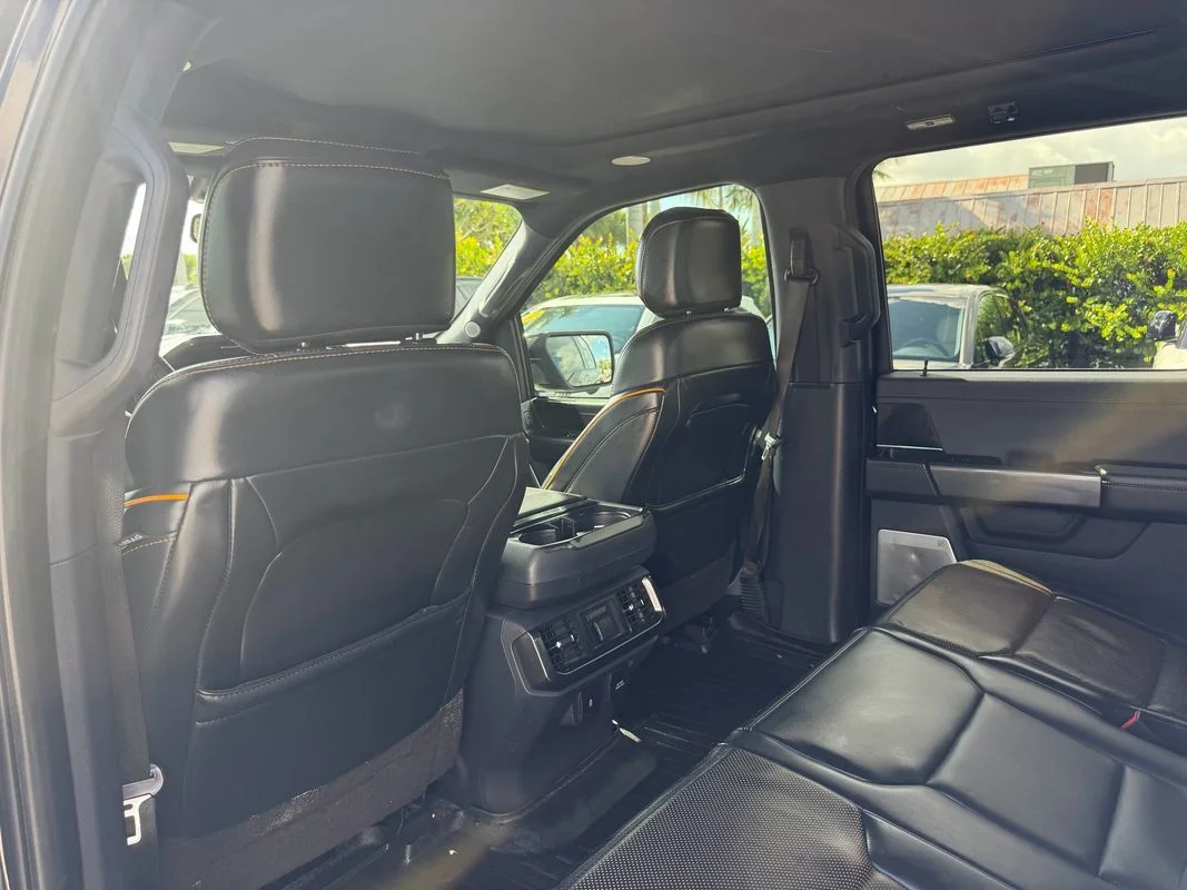 Used 2022  Ford Tremor image 14