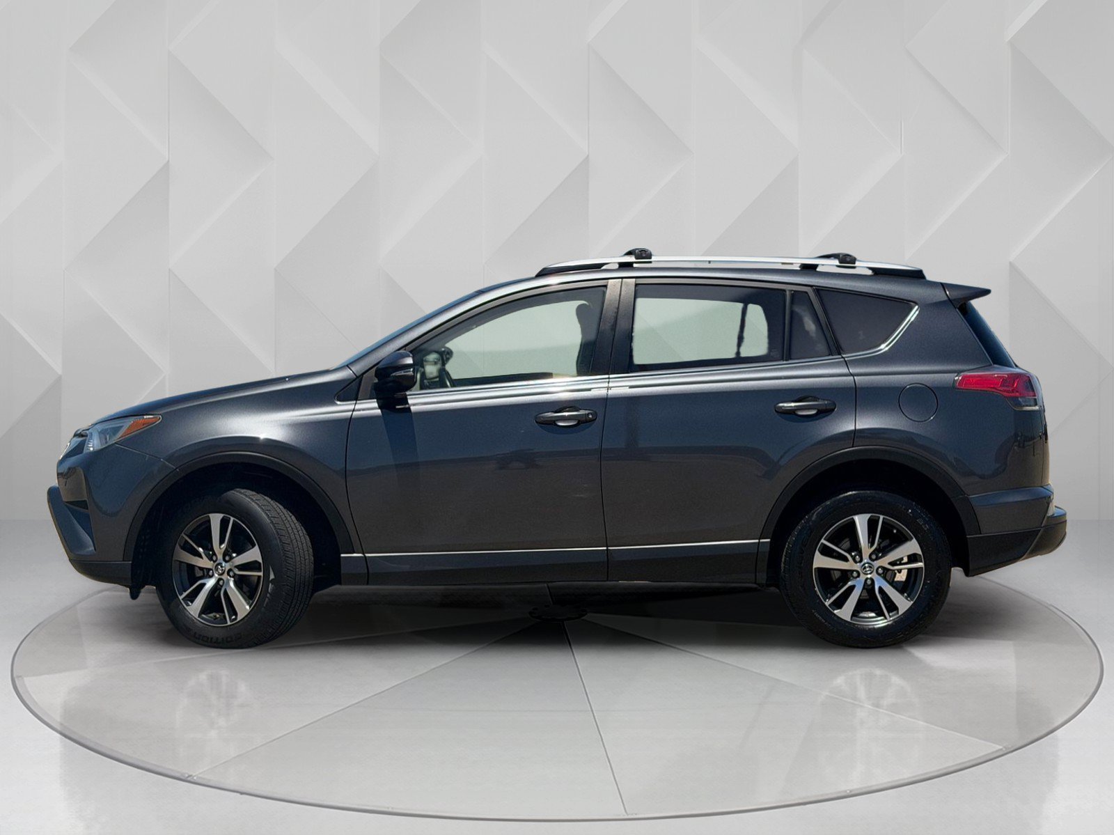 Certified Used 2018 Magnetic Gray Metallic Toyota XLE image 2