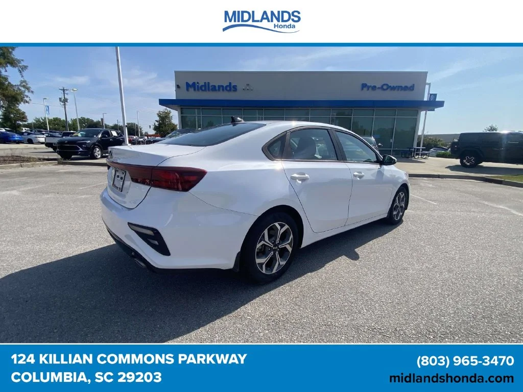 Used 2021 Snow White Pearl Kia LXS image 6