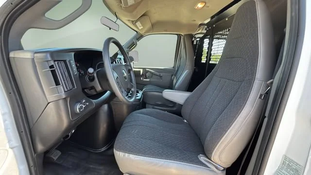 Used 2024 Summit White Chevrolet WT image 18