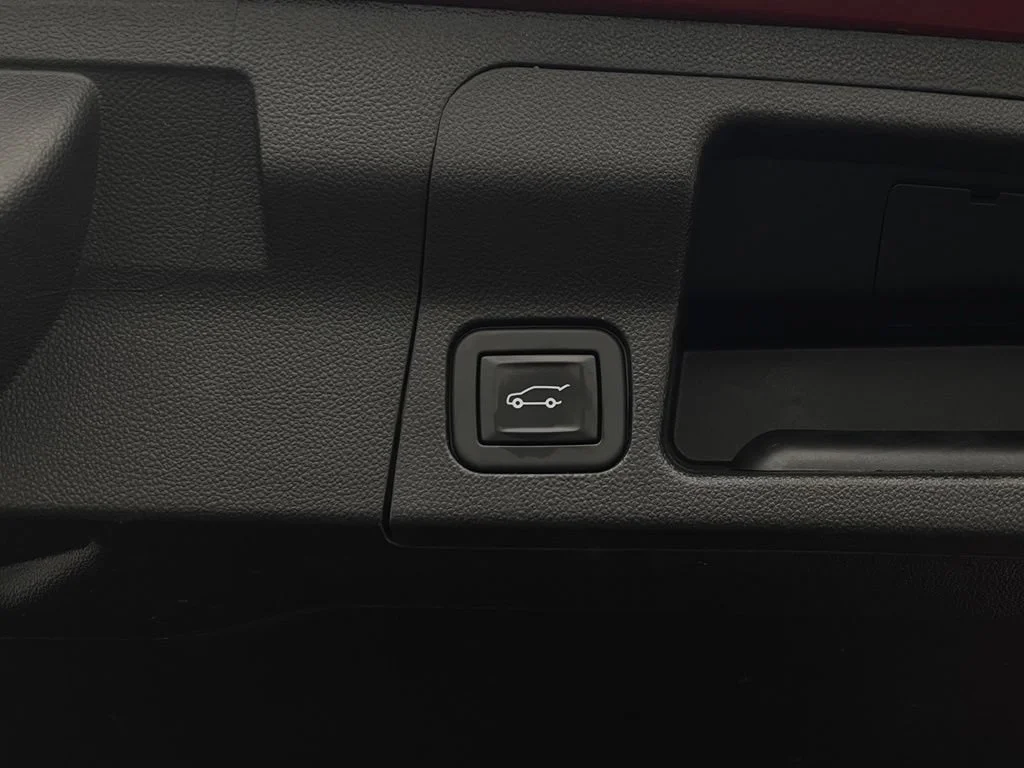 Used 2021 CAYENNE RED TINTCOAT GMC Denali image 12