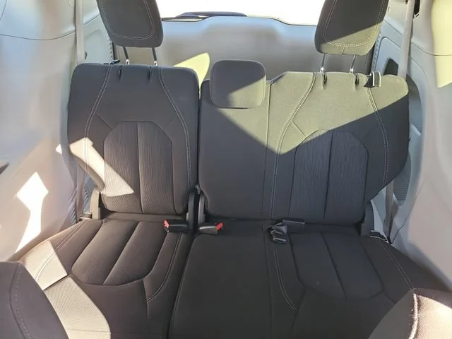 Used 2023 White Chrysler LX image 8