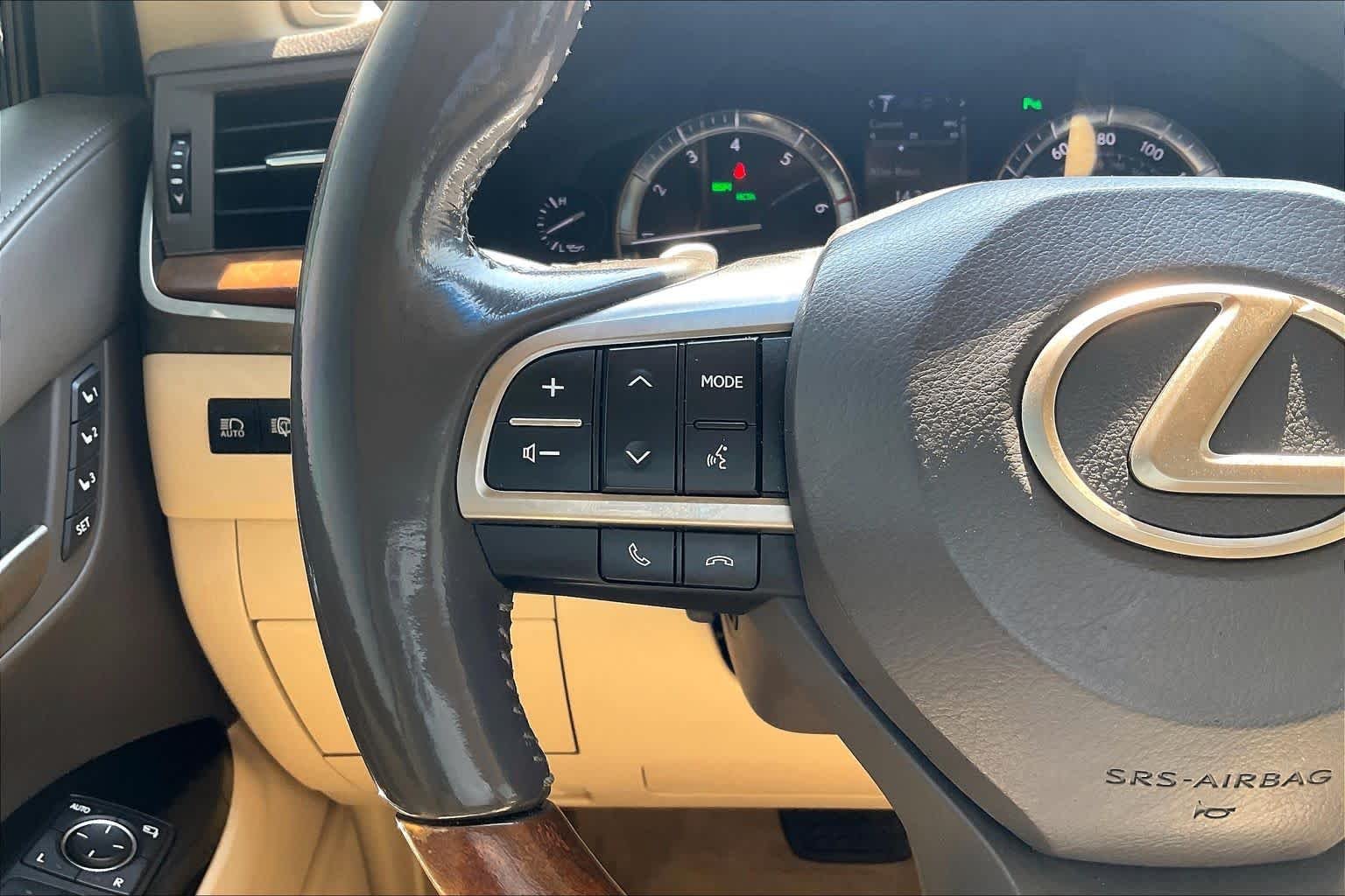 Used 2017 Starfire Pearl Lexus  image 22