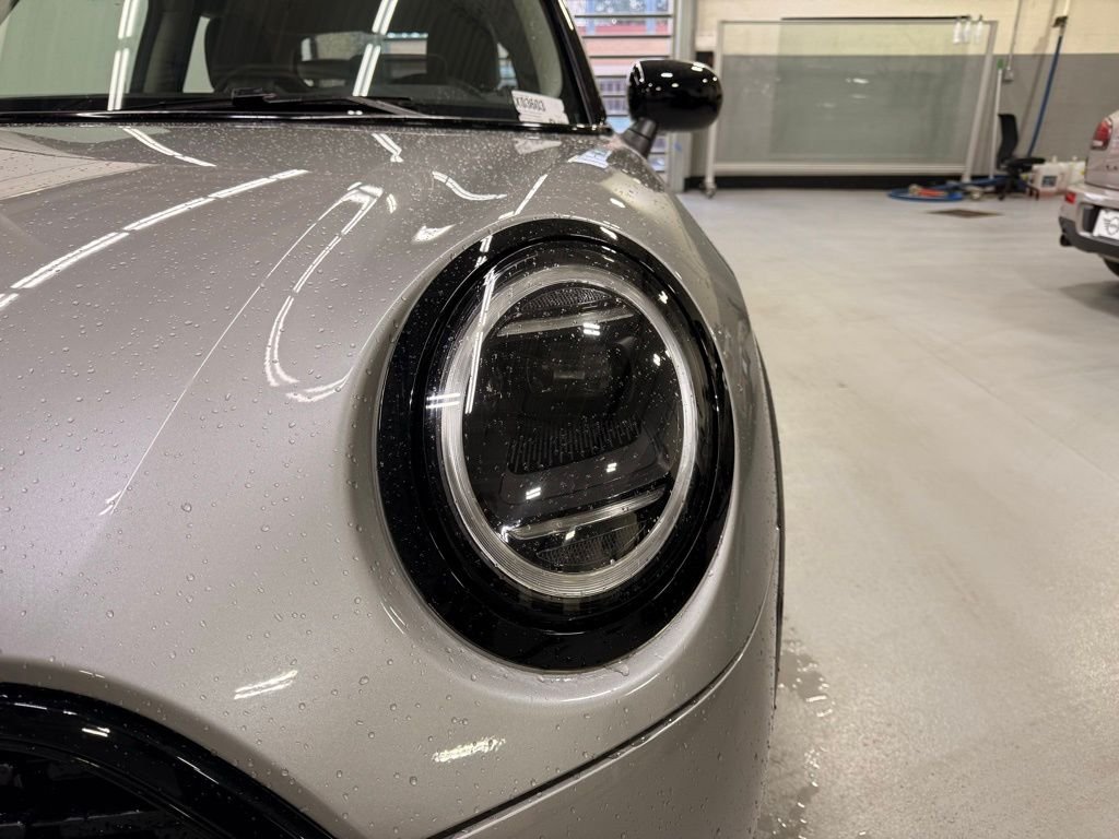 2025 MINI Hardtop 2 Door Base - Photo 9