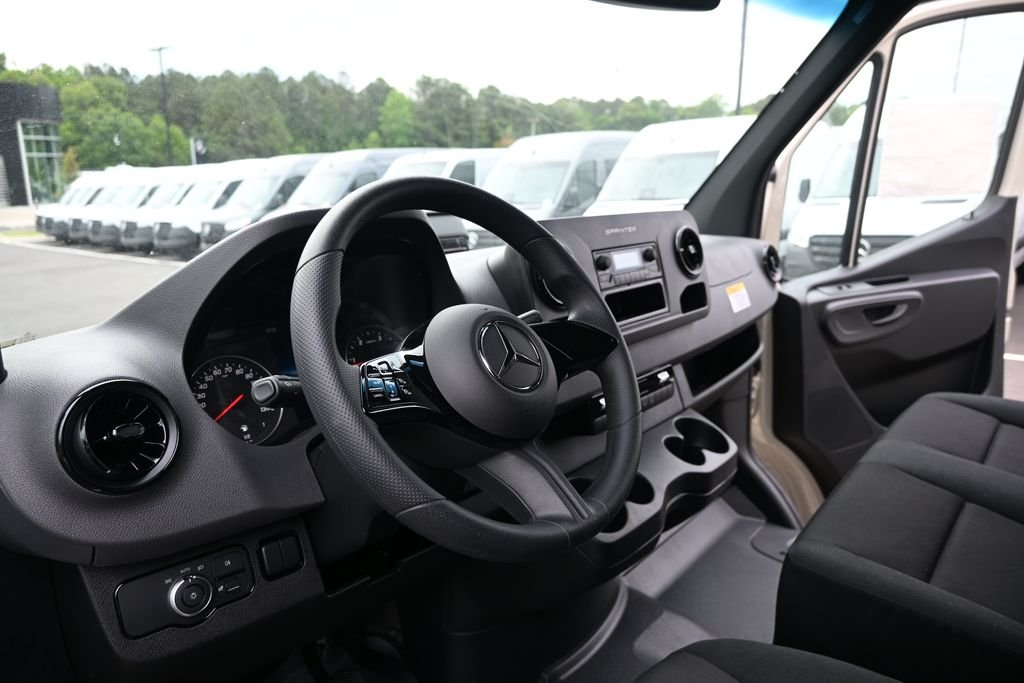 Used 2025 Pebble Gray Mercedes-Benz Cargo 170 WB image 6