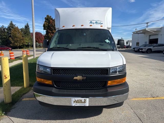 New 2025 Summit White Chevrolet 1WT image 2