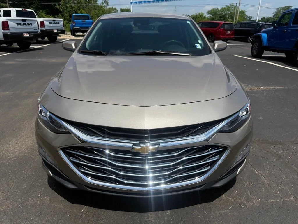 Used 2024 Gray Chevrolet LT image 8