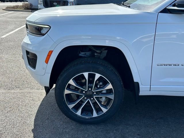 Used 2023 White Jeep Overland image 7