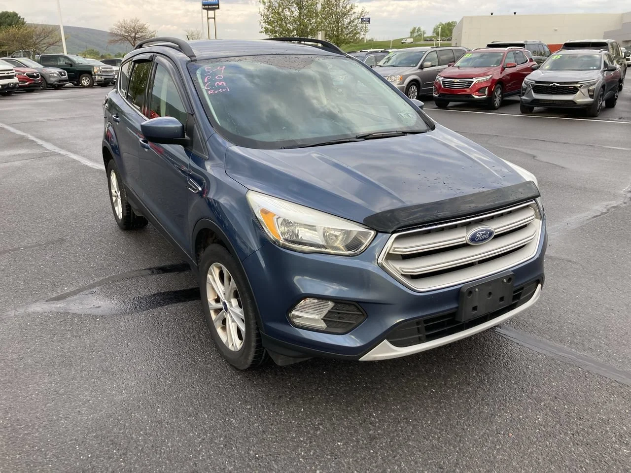 Used 2018  Ford SE image 1