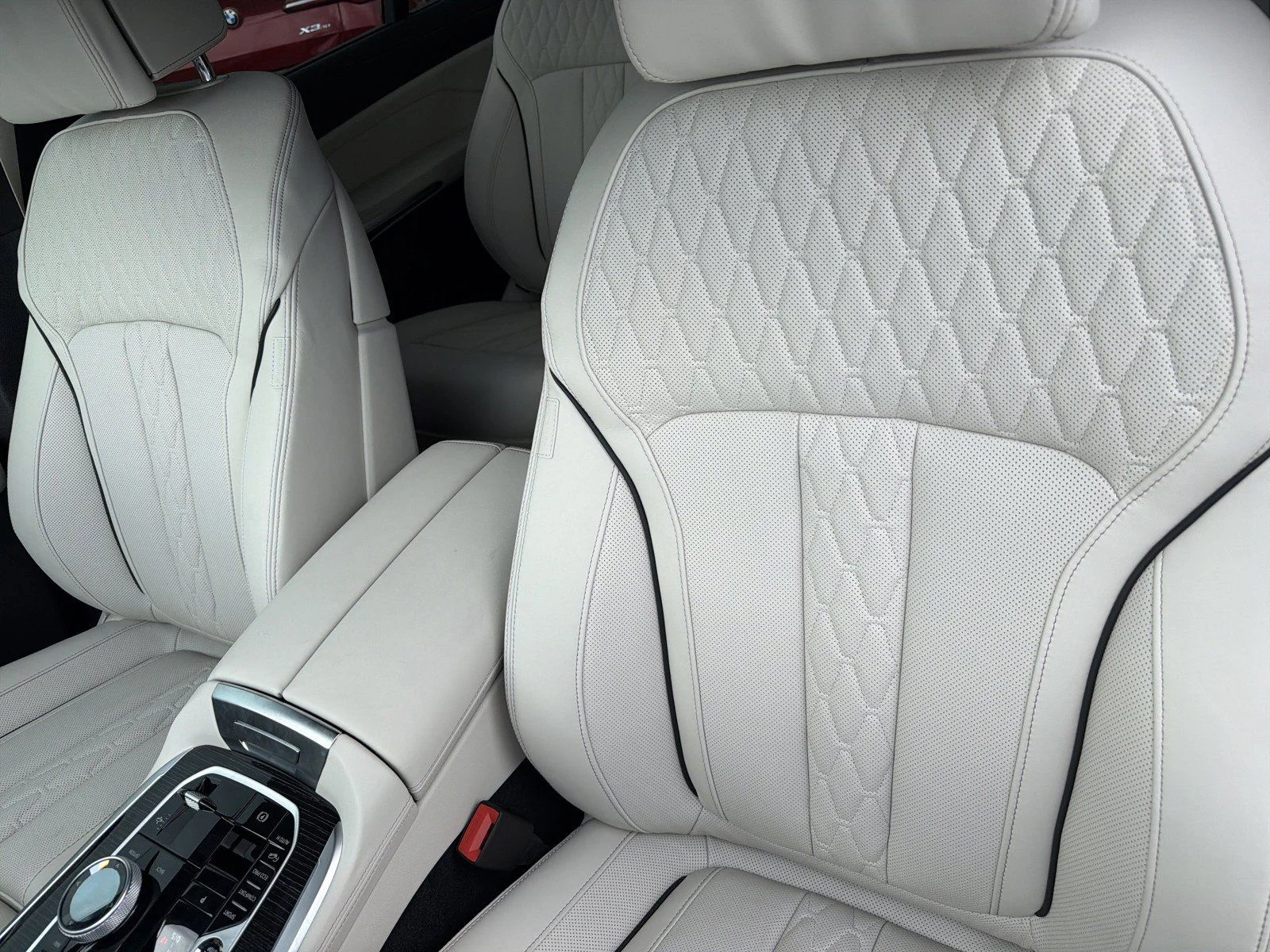 New 2027 Mineral White Metallic BMW xDrive40i image 27