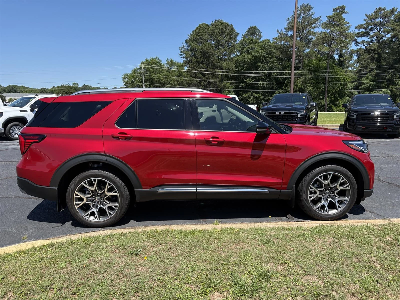 Used 2025 Red Ford Platinum image 3