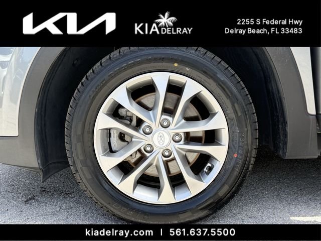 Used 2020 Gray Hyundai SE image 29