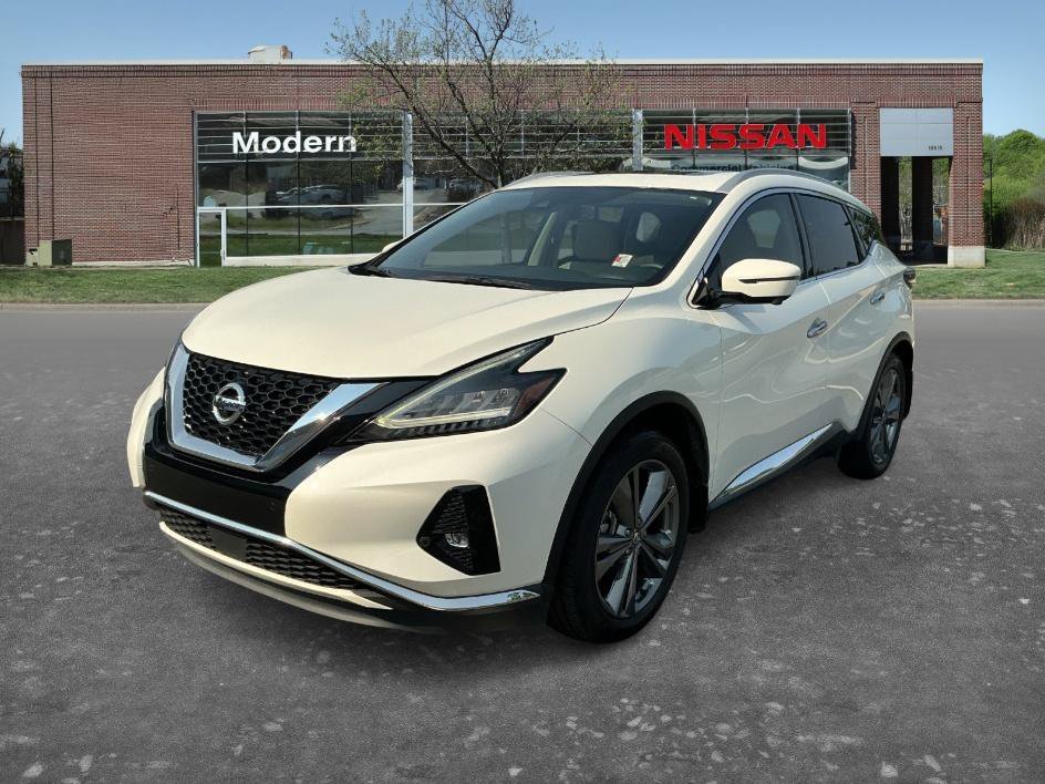 Used 2019 Pearl White Tricoat Nissan Platinum image 1