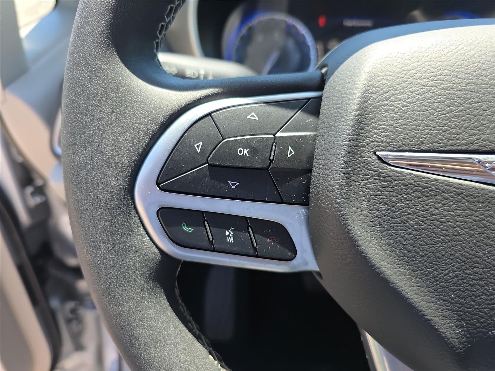 Used 2023 Silver Mist Clearcoat Chrysler Touring L image 22