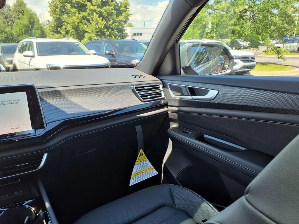 New 2026 Avocado Green Pearl Volkswagen 2.0T SEL image 23