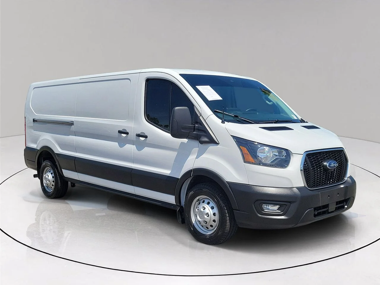 Used 2025 White Ford Base image 3