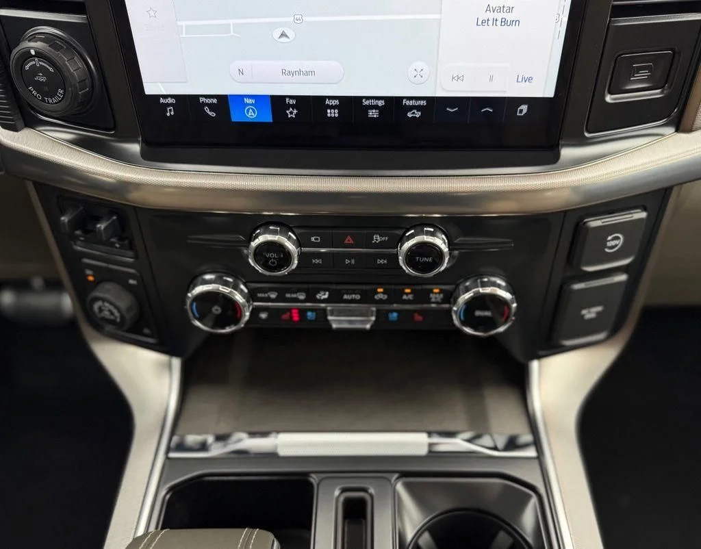 New 2026 Star White Metallic Tri-Coat Ford Platinum® image 25