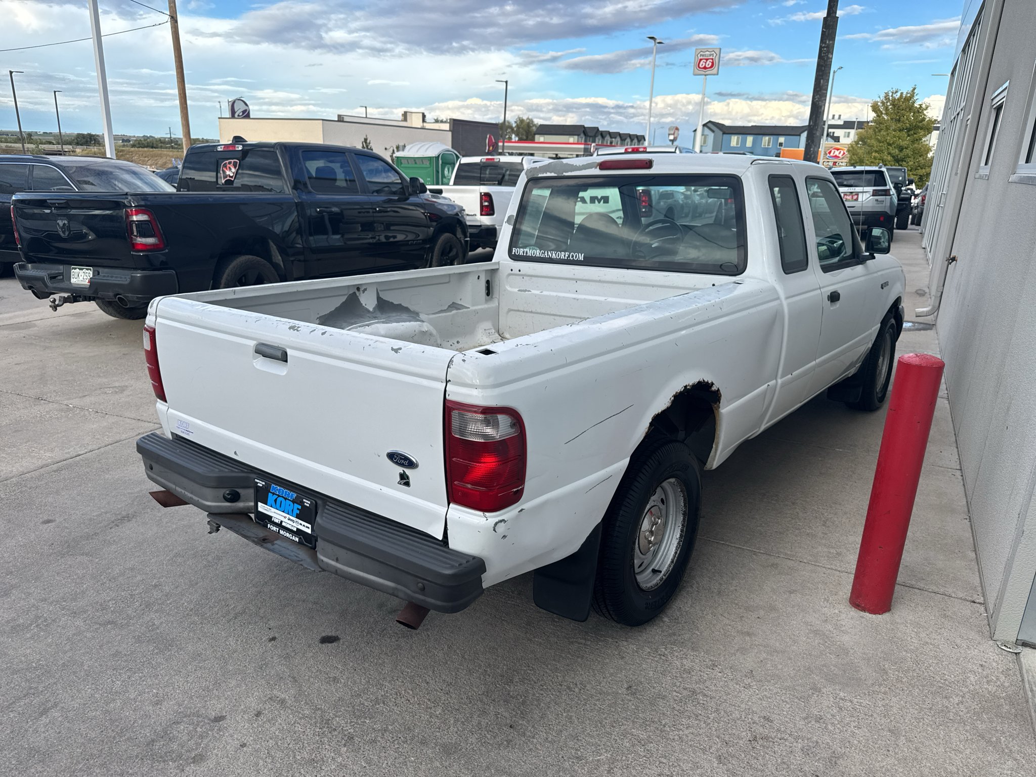 Used 2001 Oxford White Clearcoat Ford Edge image 5
