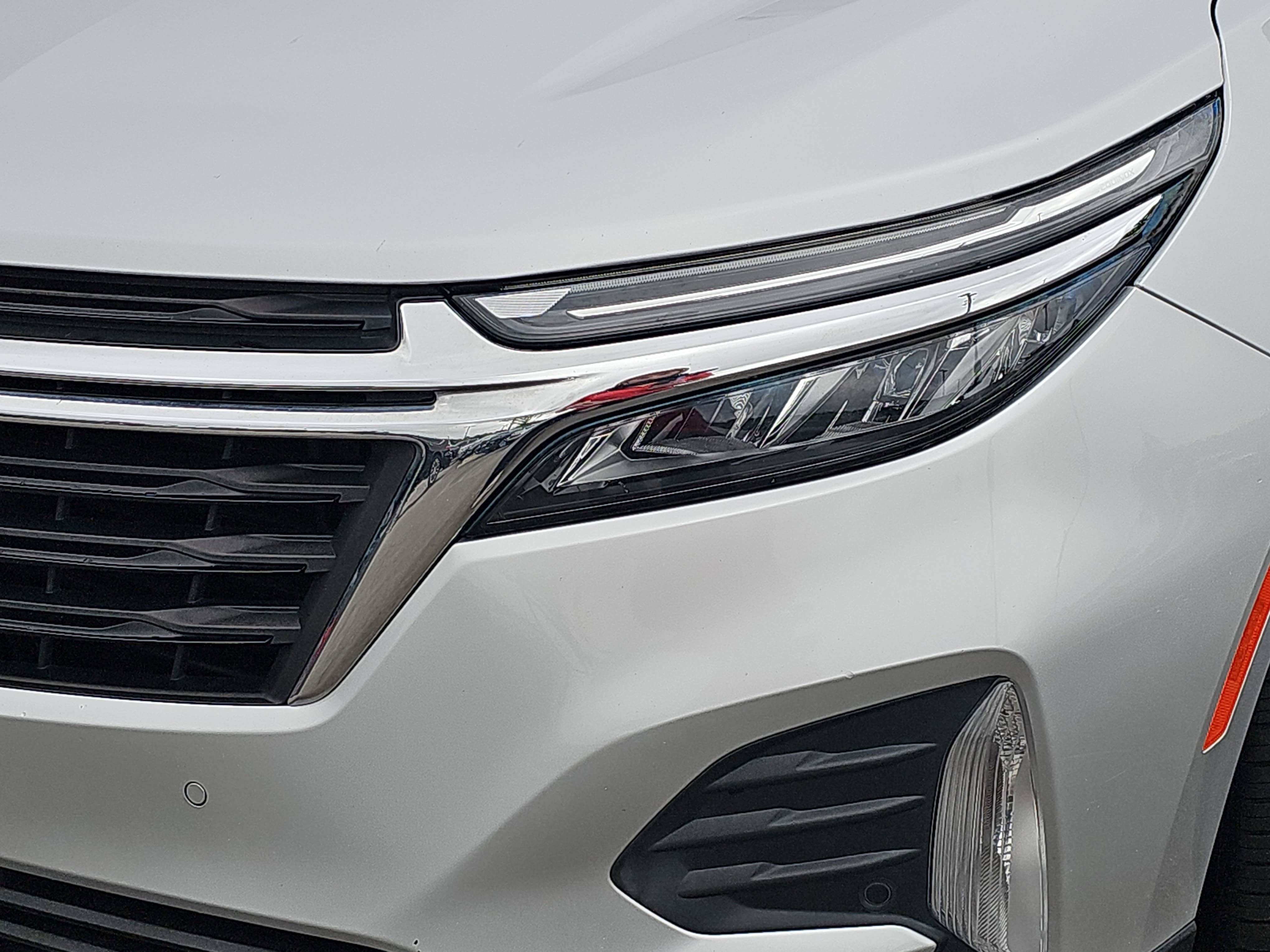Used 2022 Silver Ice Metallic Chevrolet LT image 28