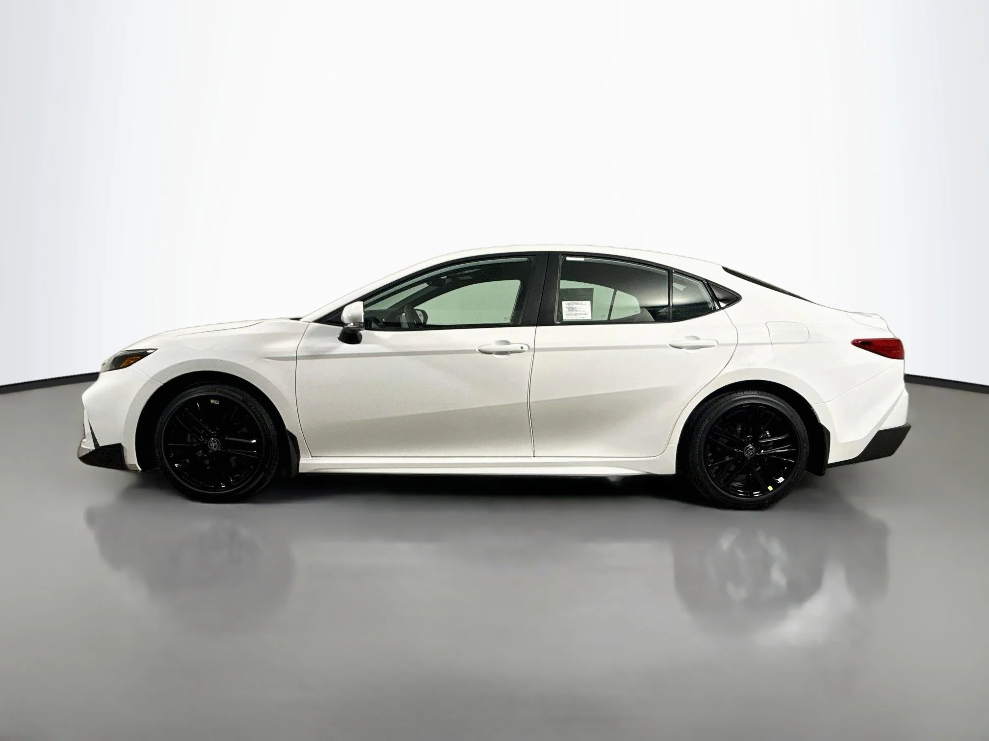 New 2026 Ice Cap Toyota SE image 4