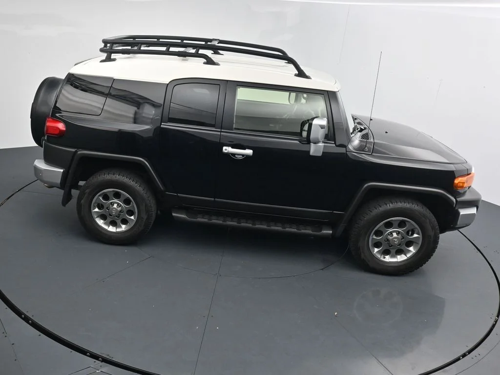 Used 2013 Black Toyota Base image 16