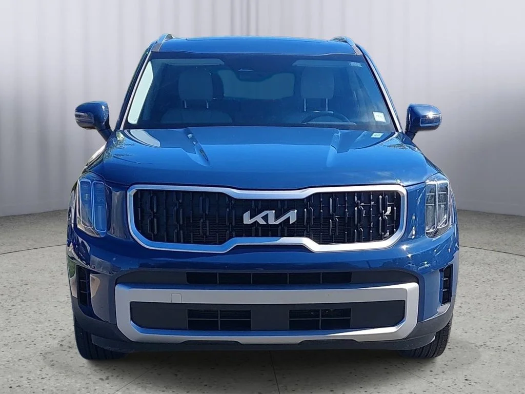 Used 2023 Black Kia EX image 8