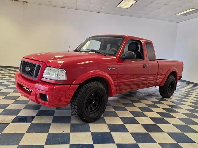 Used 2004 Red Ford Edge image 3