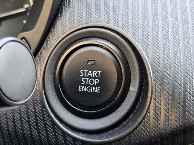 Used 2025 White Mazda 3.3 Turbo Select image 21