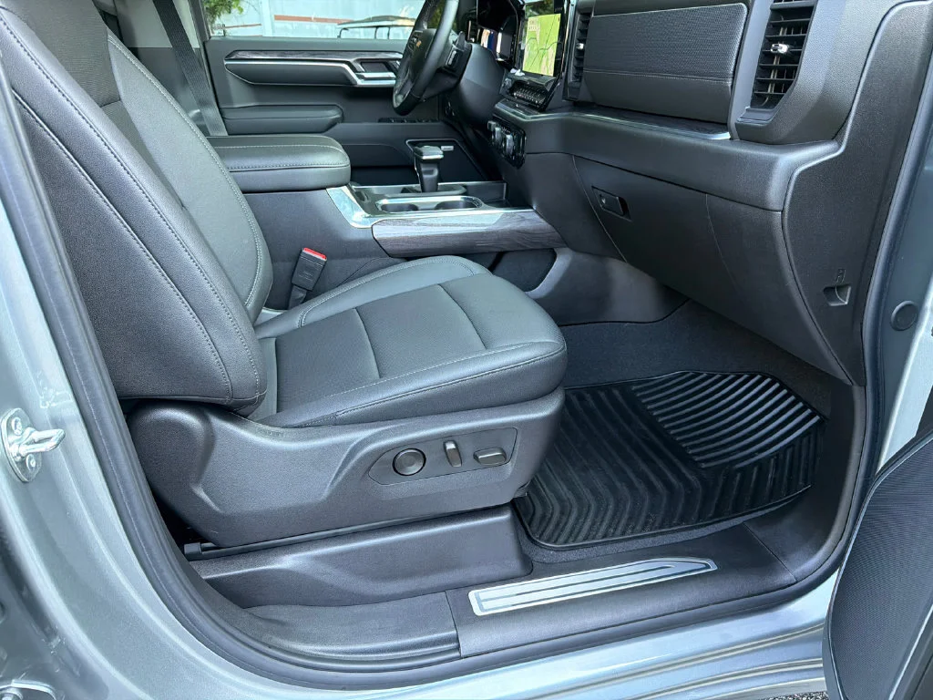 Used 2025 Gray Chevrolet LTZ image 13