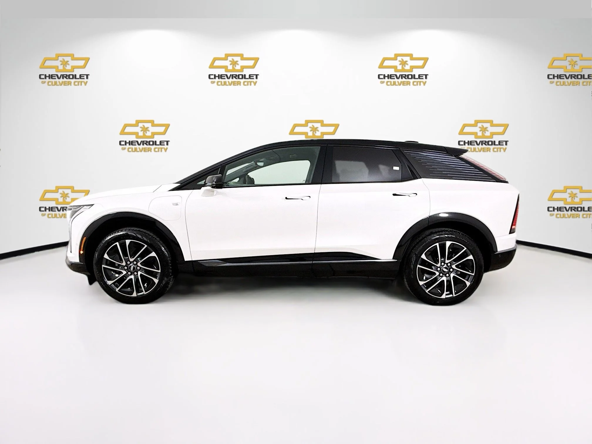 Used 2025 Crystal White Tricoat Cadillac Sport 1 image 5