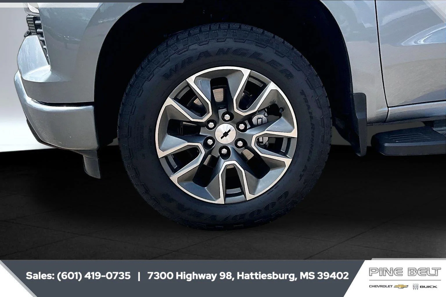 Used 2025 Sterling Gray Metallic Chevrolet RST image 8