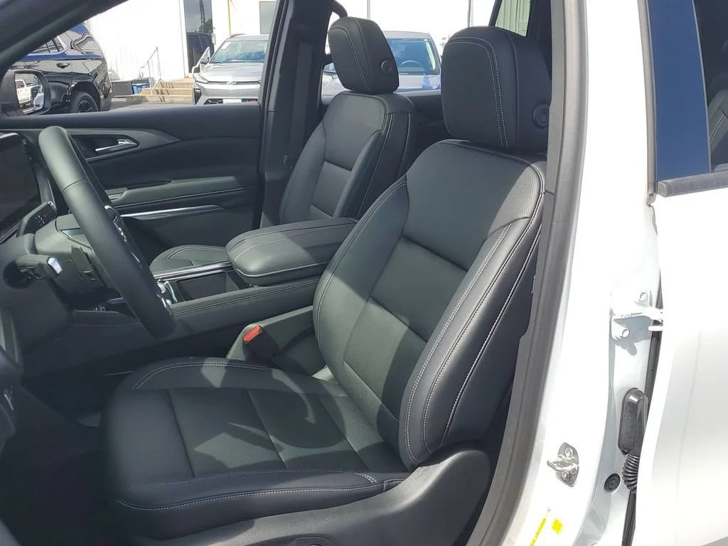 New 2026 Summit White Chevrolet LT image 26