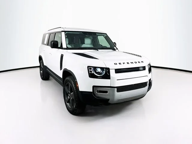 Certified Used 2025 Fuji White Land Rover S image 3