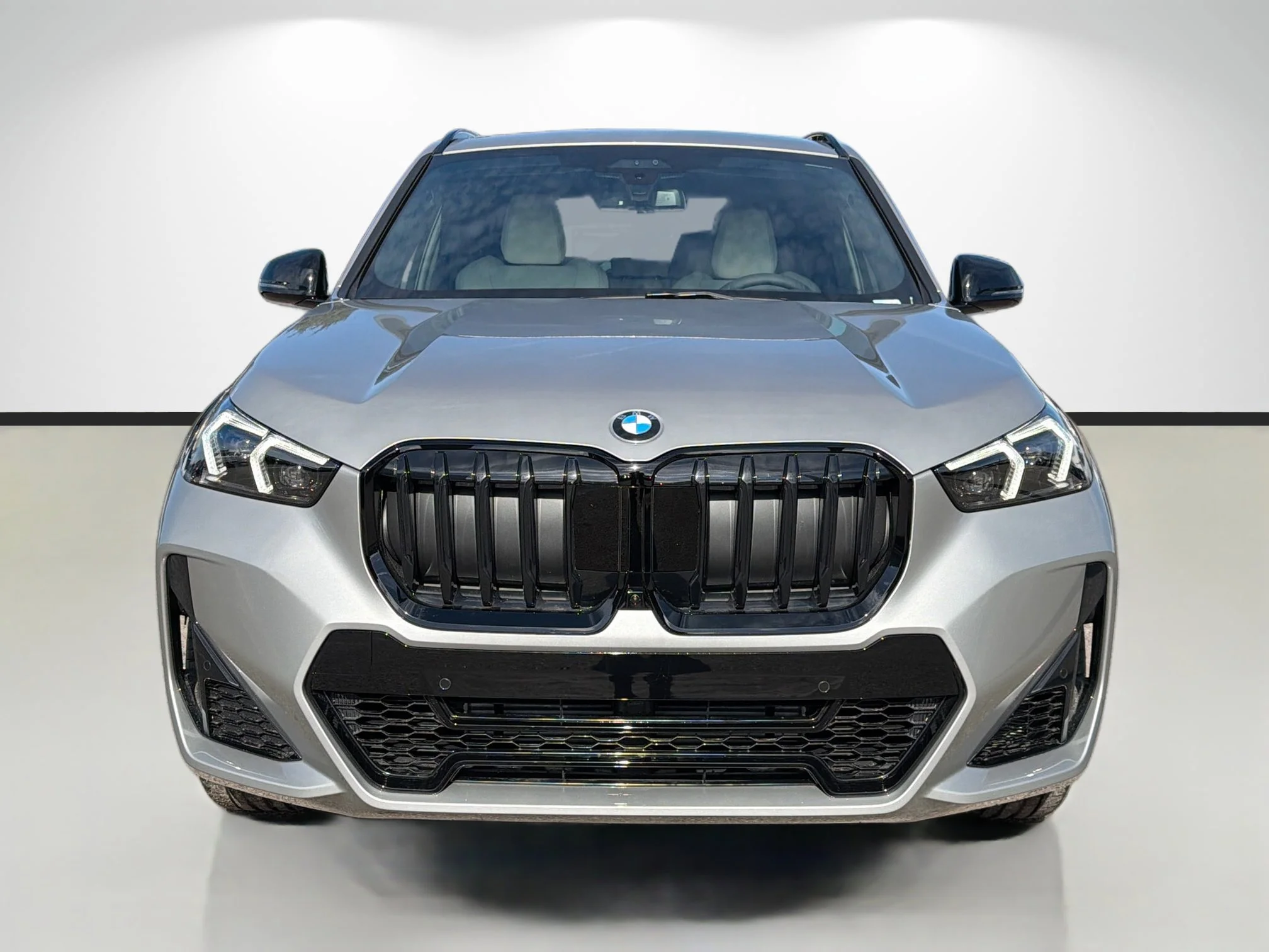 New 2026 Space Silver Metallic BMW xDrive28i image 8