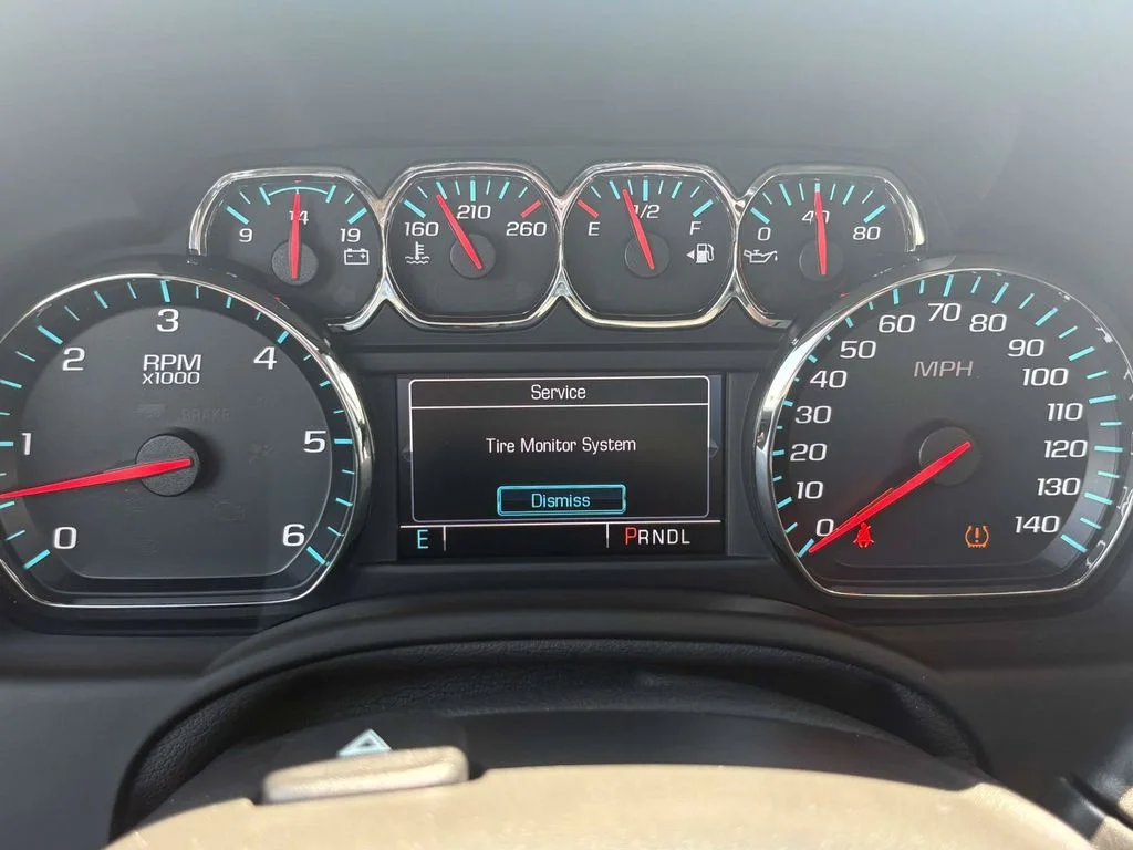 Used 2018 Silver Chevrolet LT image 28