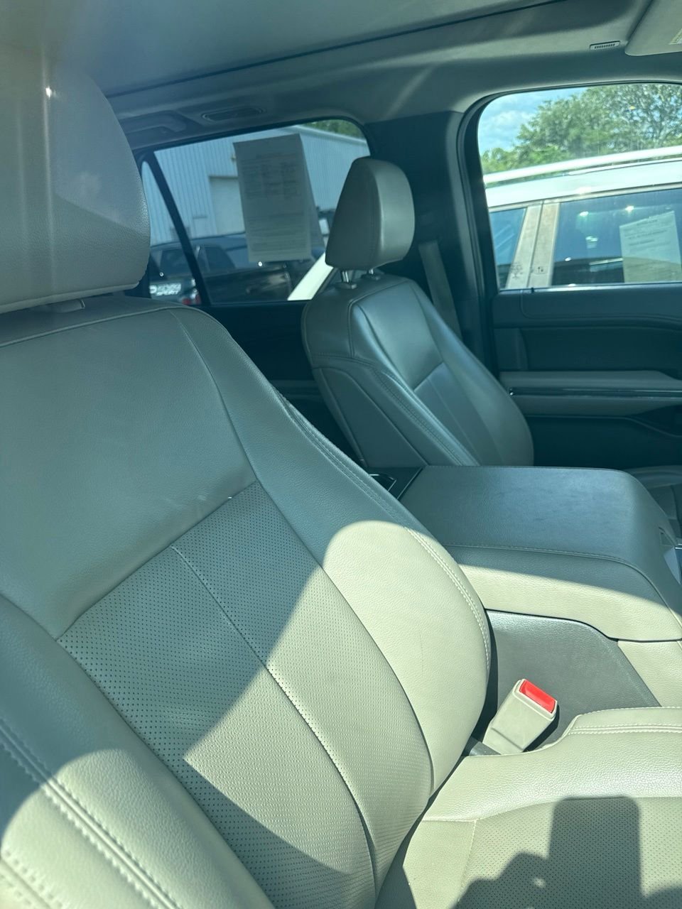 Used 2021 White Ford XLT image 3