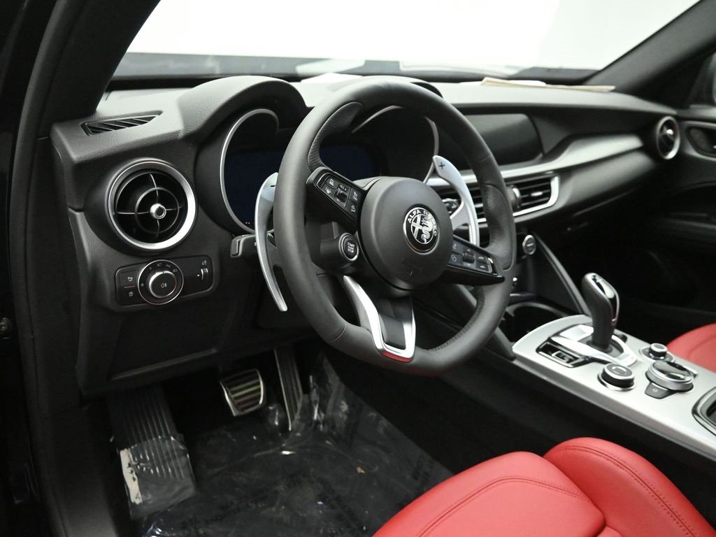 2025 ALFA ROMEO STELVIO - Image 10