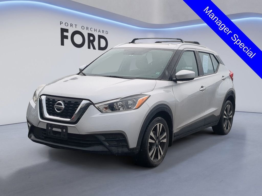 Used 2018 Silver Nissan SV image 1