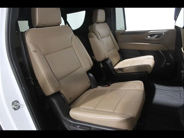 2024 Chevrolet Suburban Premier - Photo 19