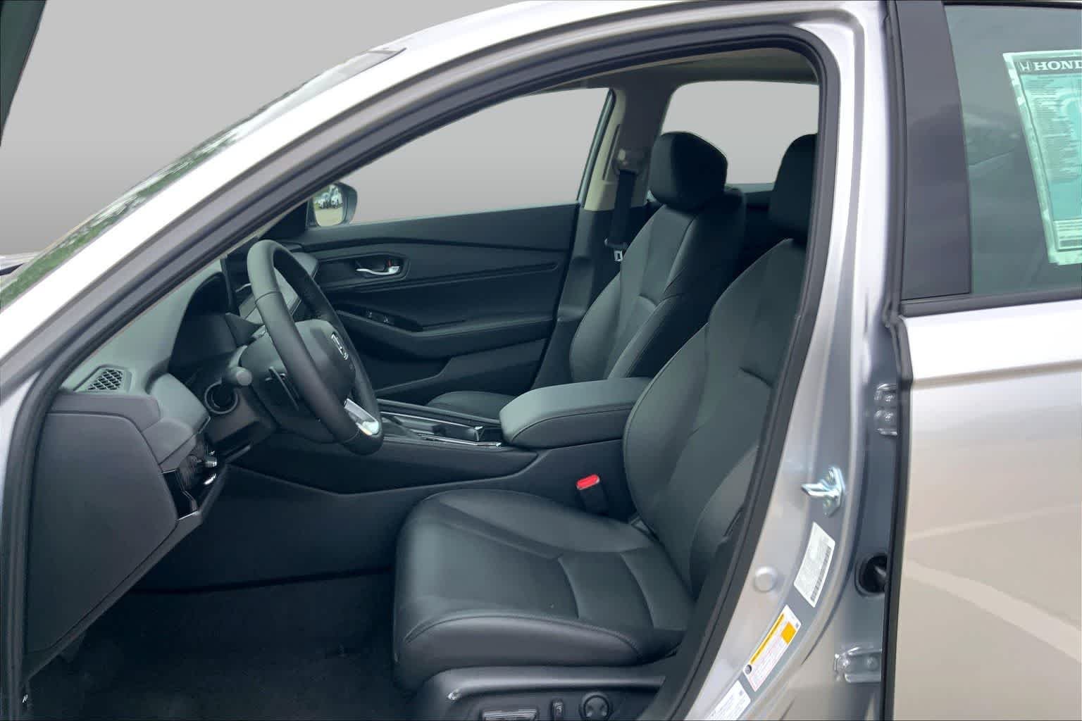New 2026 Solar Silver Metallic Honda Touring Hybrid image 9