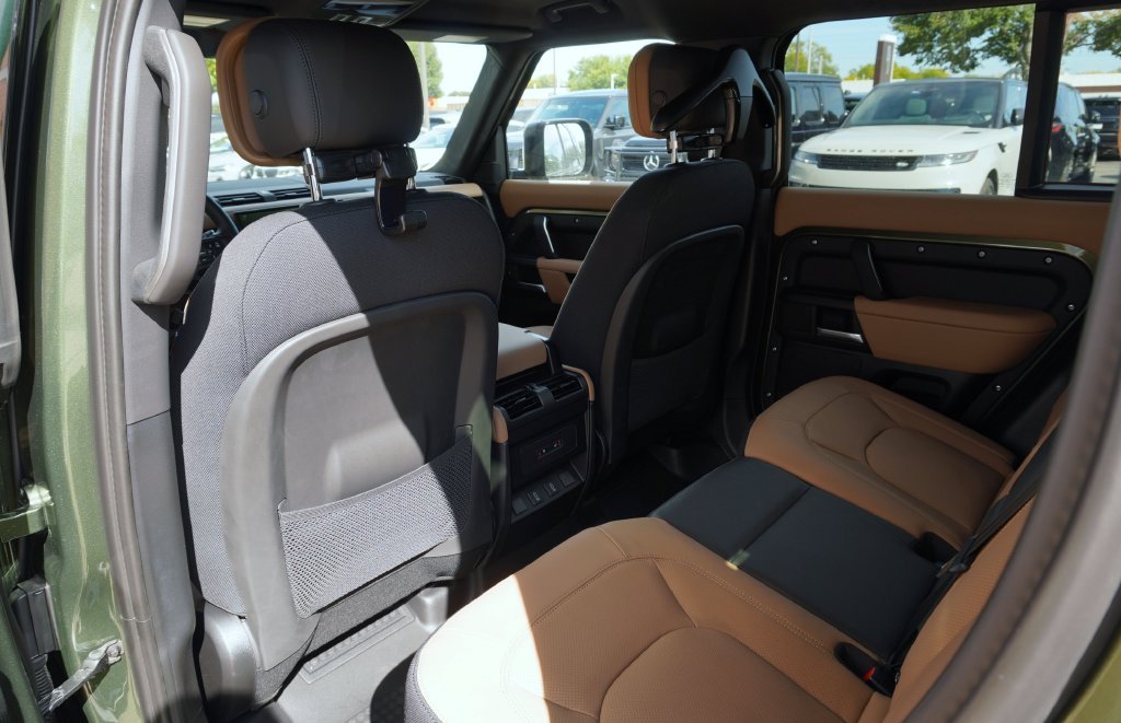 New 2026 Woolstone Green Land Rover X image 31