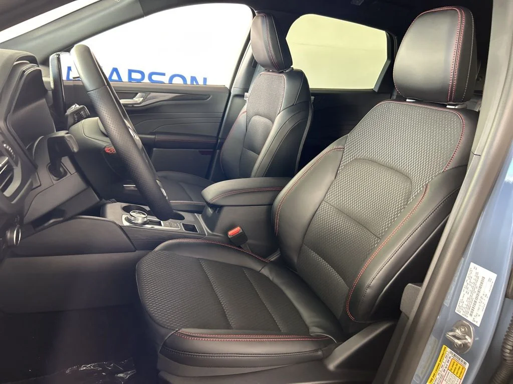 2026 Ford Escape ST-Line - Photo 17
