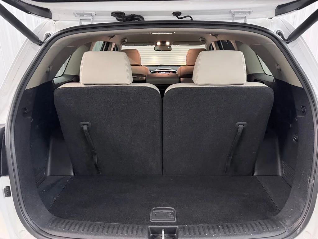 Used 2017 Snow White Pearl Kia EX image 34