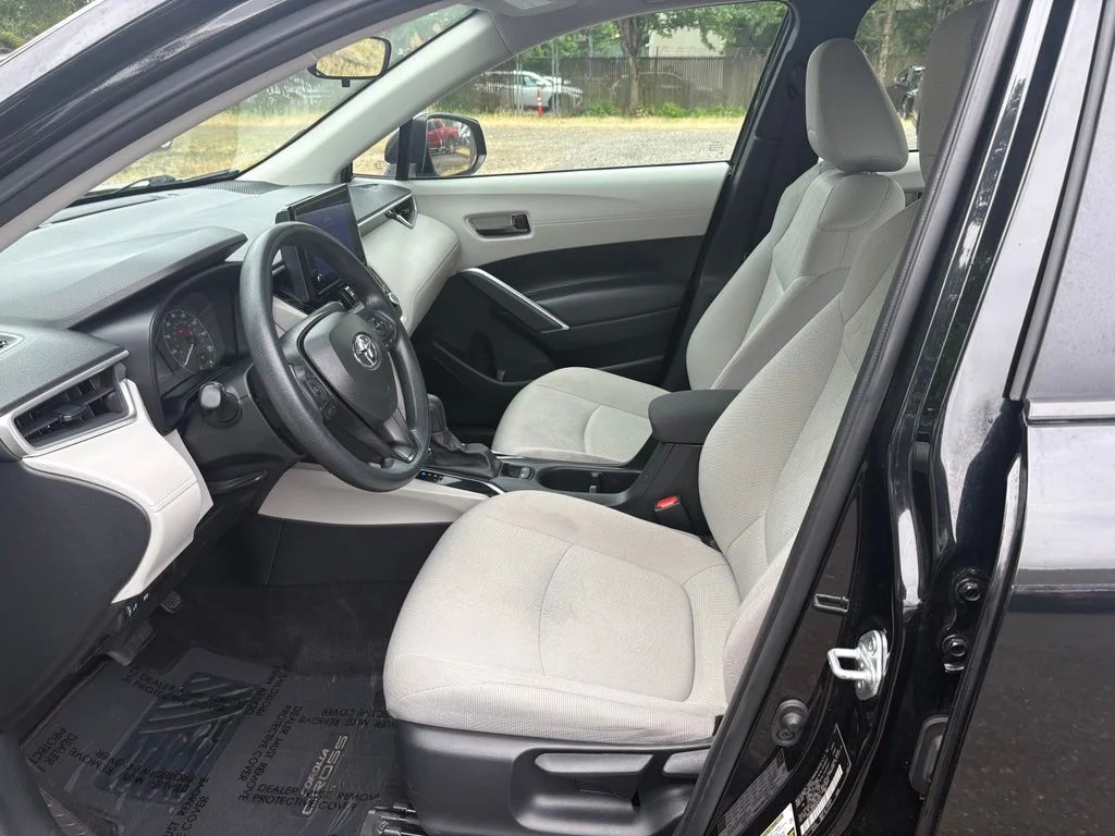Used 2024 Black Toyota L image 10