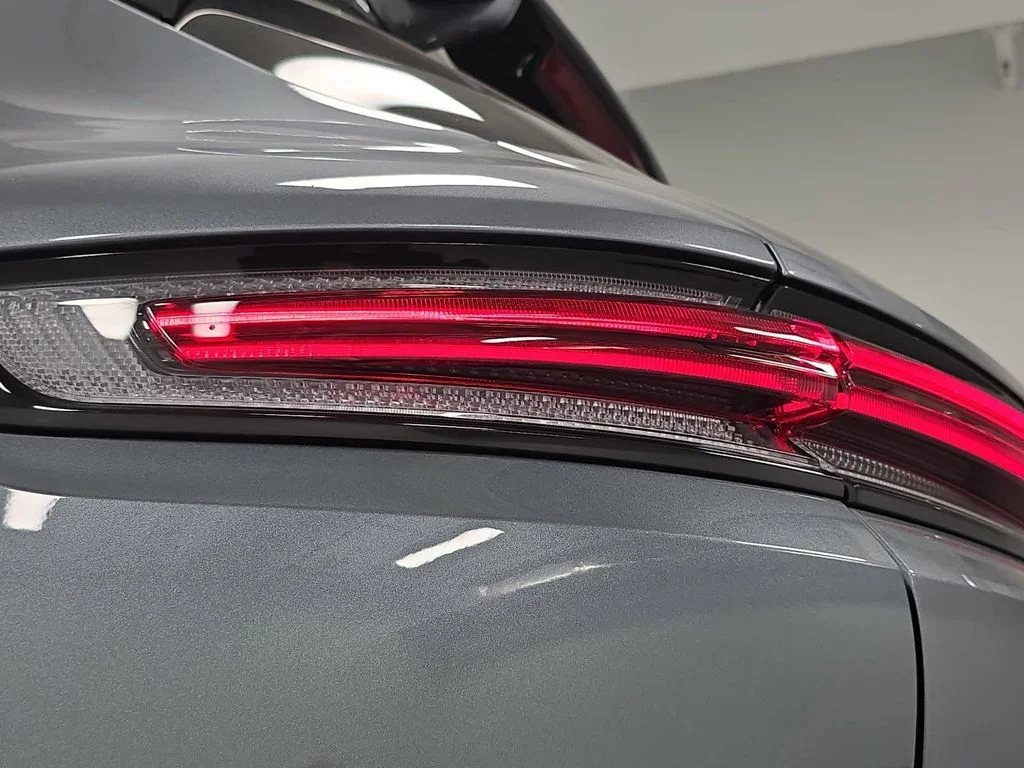 New 2026 Vanadium Grey Metallic Porsche E-Hybrid image 30