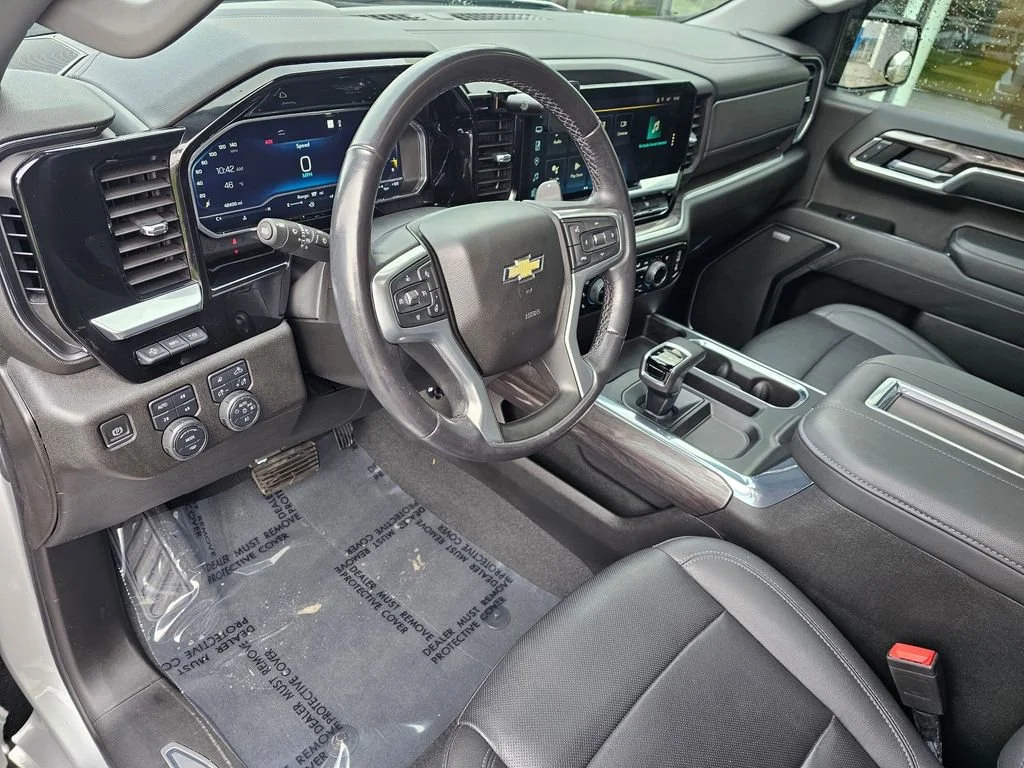 Used 2022 Silver Ice Metallic Chevrolet LTZ image 21