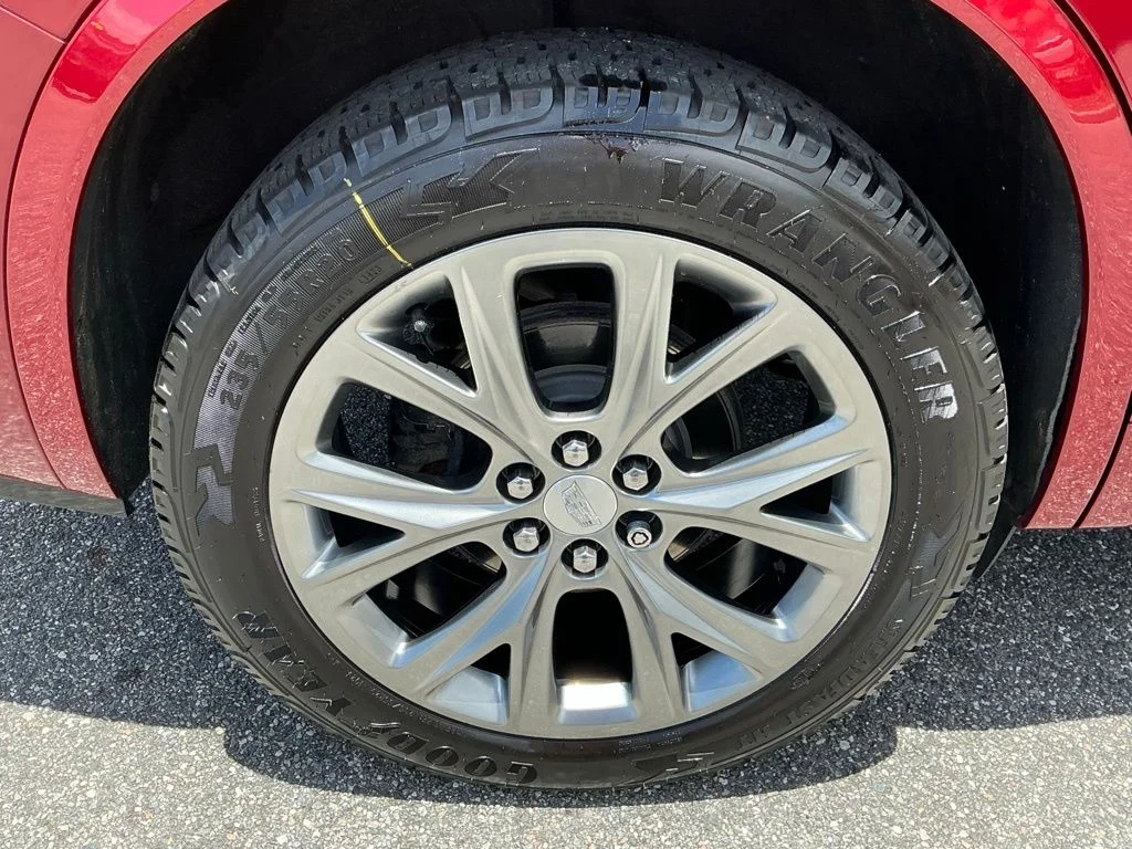 Used 2020 Red Cadillac Sport image 23