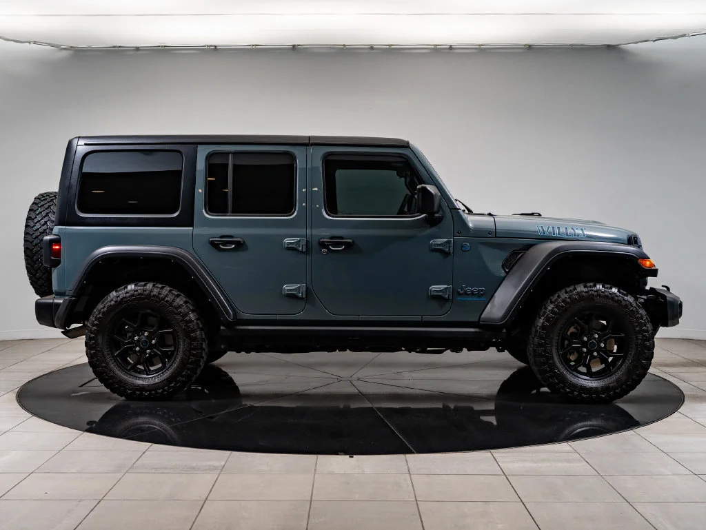 Used 2025 Anvil Clear Coat Jeep Willys 4xe image 11