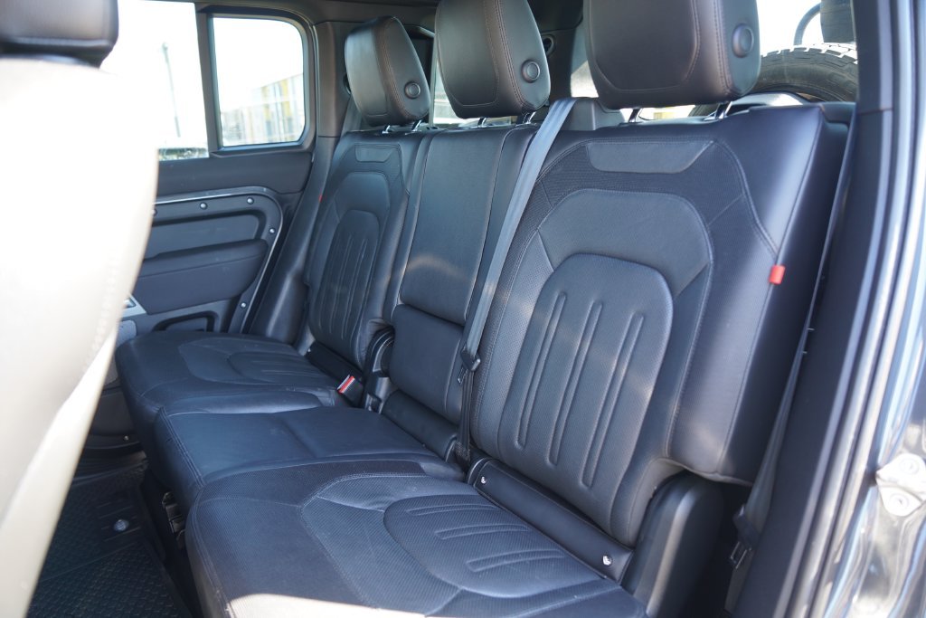 Used 2022 Carpathian Gray Premium Metallic Land Rover X-Dynamic SE image 30