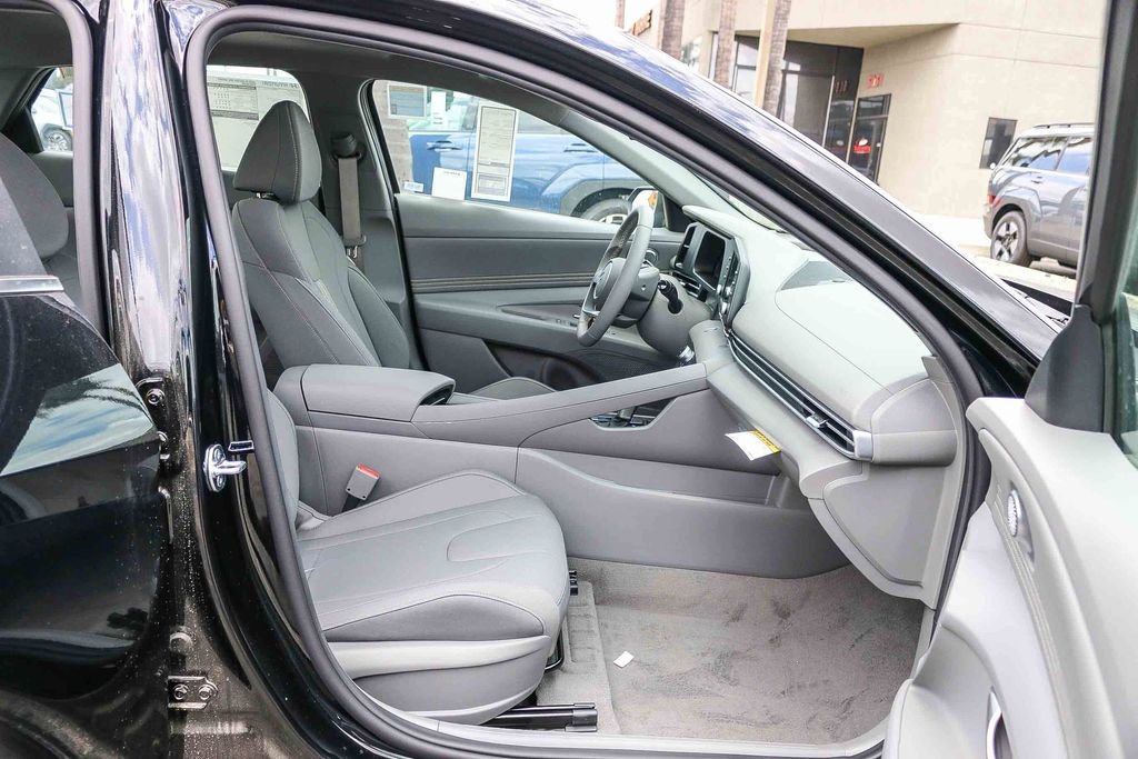 New 2026 Black Hyundai SEL Sport image 17